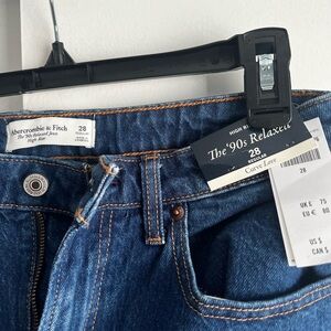Abercrombie Curve Love High Rise 90’s Relaxed